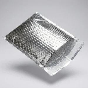 Bolsas y sobres térmicos TempShield de material aislante metalizado con burbujas para envíos industriales.
